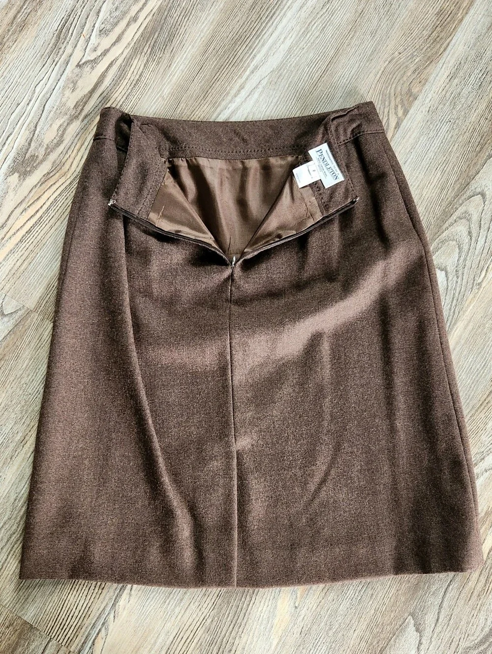 Vintage Pendleton Virgin Wool Knee Length Pencil Skirt Brown 8 USA Tweed Classic